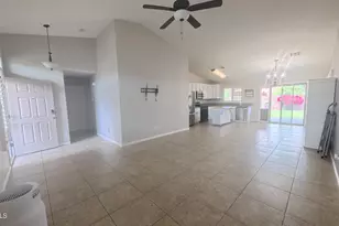 16624 W Saguaro Ln, Surprise, AZ 85388 - Photo 9