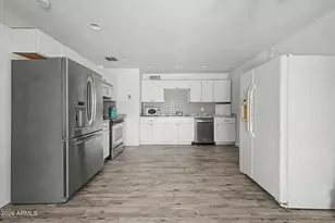 5232 W Mauna Loa Ln, Glendale, AZ 85306 - Photo 5