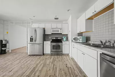 5232 W Mauna Loa Lane, Glendale, AZ 85306 - Photo 7