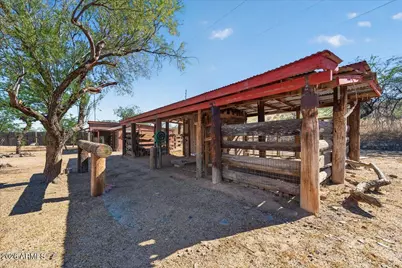 602 W Circle Mountain Road, New River, AZ 85087 - Photo 23