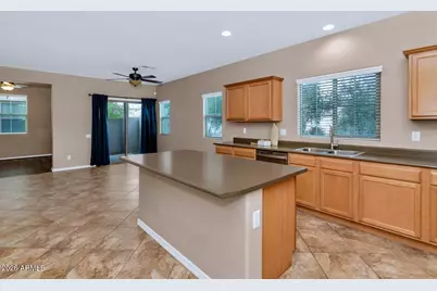 2157 W Scully Drive, Phoenix, AZ 85023 - Photo 3