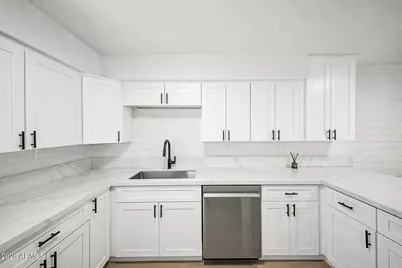 3505 E Campbell Avenue #11, Phoenix, AZ 85018 - Photo 1