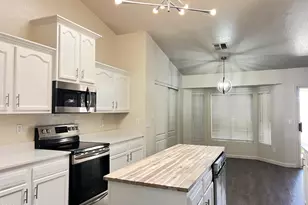 910 S Paradise Dr, Gilbert, AZ 85233 - Photo 9