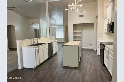 910 S Paradise Drive, Gilbert, AZ 85233 - Photo 5