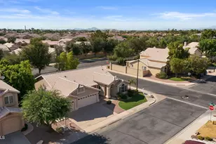 910 S Paradise Dr, Gilbert, AZ 85233 - Photo 47