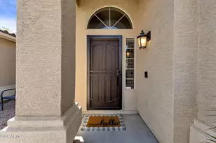 910 S Paradise Dr, Gilbert, AZ 85233 - Photo 5
