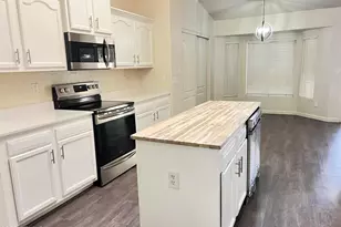 910 S Paradise Dr, Gilbert, AZ 85233 - Photo 1