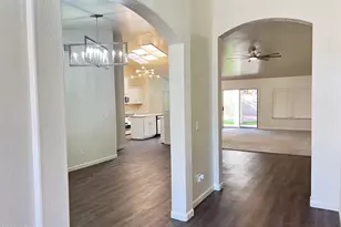 910 S Paradise Dr, Gilbert, AZ 85233 - Photo 7