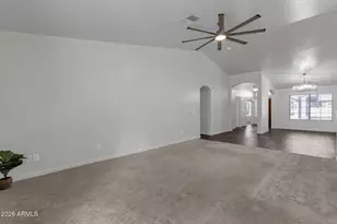910 S Paradise Dr, Gilbert, AZ 85233 - Photo 15