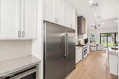 3210 E Oregon Avenue, Phoenix, AZ 85018 - Photo 13