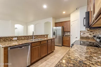 12175 W Locust Lane, Avondale, AZ 85323 - Photo 5