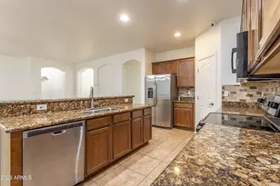 12175 W Locust Ln, Avondale, AZ 85323 - Photo 5