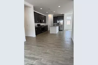 11148 W Parkway Drive, Tolleson, AZ 85353 - Photo 9
