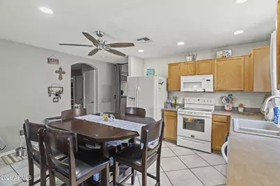 8219 W Apache Street, Phoenix, AZ 85043 - Photo 9