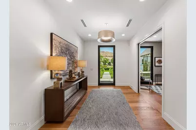 5843 E Calle Del Sud --, Phoenix, AZ 85018 - Photo 11