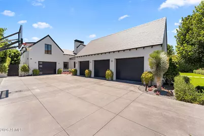 5843 E Calle Del Sud --, Phoenix, AZ 85018 - Photo 9