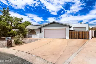 856 E Paradise Ln, Phoenix, AZ 85022 - Photo 17