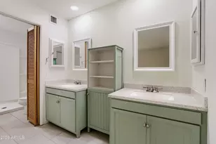 856 E Paradise Ln, Phoenix, AZ 85022 - Photo 11