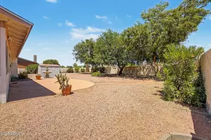 12011 S Tomi Dr, Phoenix, AZ 85044 - Photo 9