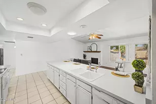 12011 S Tomi Dr, Phoenix, AZ 85044 - Photo 7