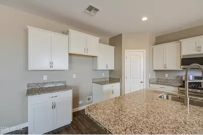 3915 N Brooklyn Drive, Buckeye, AZ 85396 - Photo 11