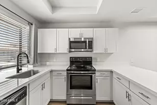 11666 N 28th Dr, Phoenix, AZ 85029 - Photo 15