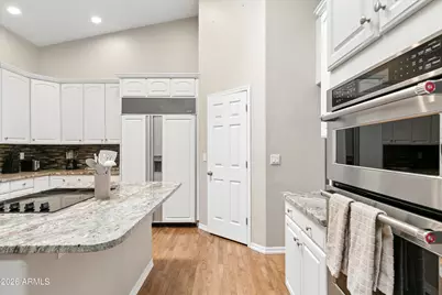 8611 W Foothill Drive, Peoria, AZ 85383 - Photo 21