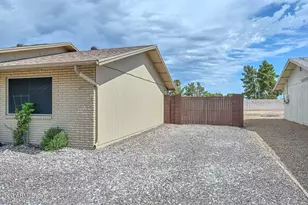 10914 W Manzanita Dr, Sun City, AZ 85373 - Photo 5
