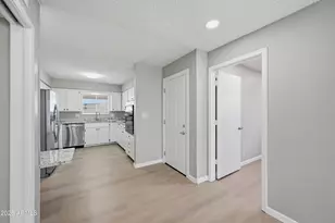 1221 E Elm St, Phoenix, AZ 85014 - Photo 13