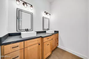 471 S Cardoza Dr, Morristown, AZ 85342 - Photo 9