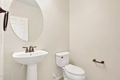 1823 W Fetlock Trail, Phoenix, AZ 85085 - Photo 21