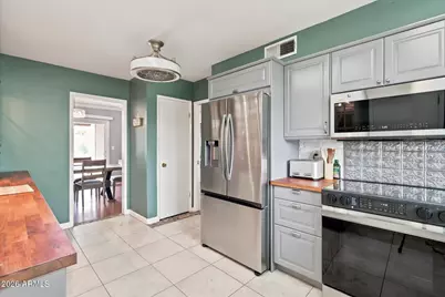 11016 W Meade Drive, Sun City, AZ 85351 - Photo 15