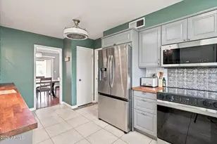 11016 W Meade Dr, Sun City, AZ 85351 - Photo 15