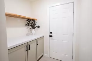 2541 N 50th Ln, Phoenix, AZ 85035 - Photo 15