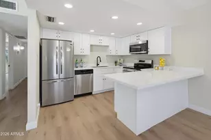 3033 N 39th St, Phoenix, AZ 85018 - Photo 1
