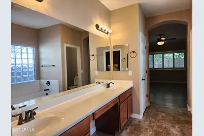 2736 E Sourwood Drive, Gilbert, AZ 85298 - Photo 15