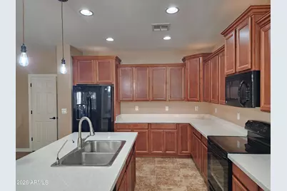 2736 E Sourwood Drive, Gilbert, AZ 85298 - Photo 7