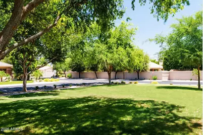 218 W Vinedo Lane, Tempe, AZ 85284 - Photo 15
