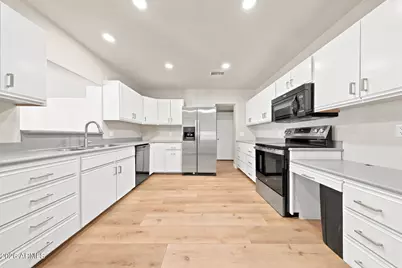 137 E Vista Del Cerro Drive, Tempe, AZ 85281 - Photo 11