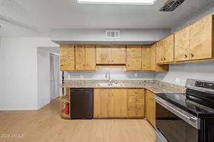 2541 W Rose Ln, Phoenix, AZ 85017 - Photo 9