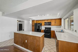 3054 W Tierra Buena Ln, Phoenix, AZ 85053 - Photo 15