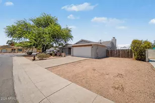 3054 W Tierra Buena Ln, Phoenix, AZ 85053 - Photo 3
