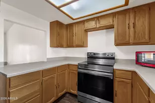 8344 N 21st Dr, Phoenix, AZ 85021 - Photo 7