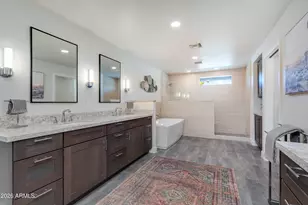 2409 E Solano Dr, Phoenix, AZ 85016 - Photo 11