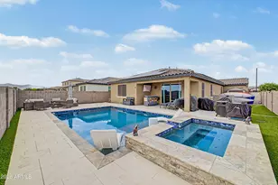 17279 W Dahlia Dr, Surprise, AZ 85388 - Photo 11