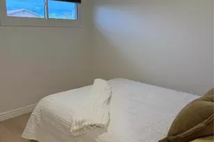 233 E Ellis Dr, Tempe, AZ 85282 - Photo 7
