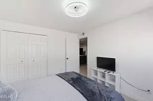 233 E Ellis Dr, Tempe, AZ 85282 - Photo 21