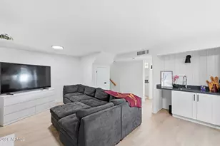 233 E Ellis Dr, Tempe, AZ 85282 - Photo 11