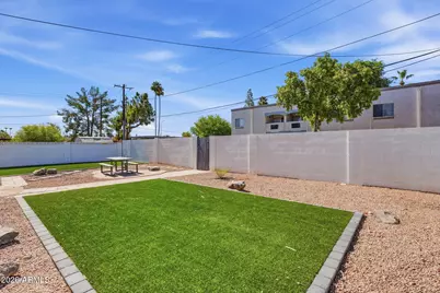 233 E Ellis Drive, Tempe, AZ 85282 - Photo 37