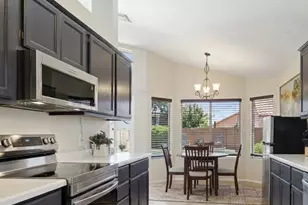 315 W Kelton Ln, Phoenix, AZ 85023 - Photo 13